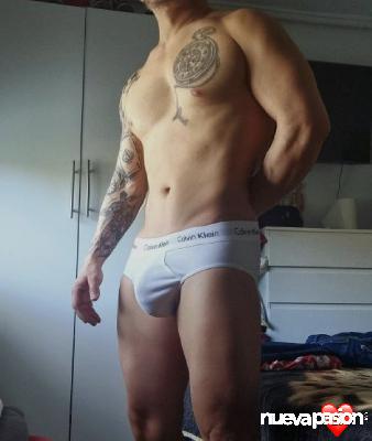 SCORT Y MASAJISTA COLOMBIANO. AHORA POR VALENCIAq