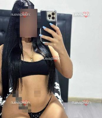 TU PUTA IMPLICADA EN TU ISLA RECIEN LLEGADA