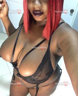 Mulata tetona con ganas de pasarlo bien contigo