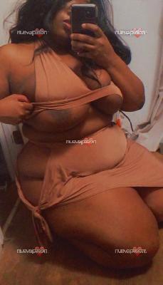 Mulata tetona con ganas de pasarlo bien contigo