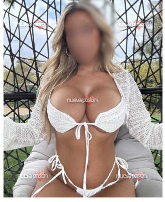 Rubia sexy morbosa tetas grandes frances sin completo