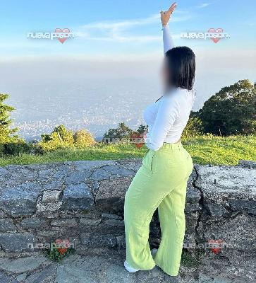 Sara bella y encantadora 🍷😘👠