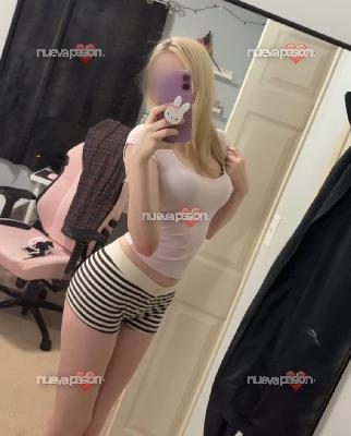 Lencería, variedad de ropa y una mente ninfomana soy la combinación perfecta para una videollamada