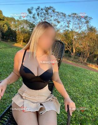 La sumisa que solo quiere tu orden