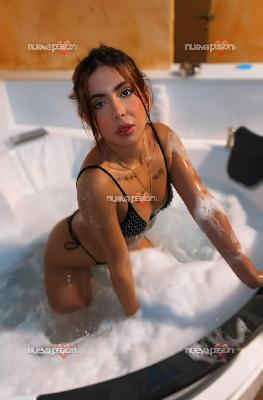 BELLISIMA JOVENCITA ANDALUZA.... FIESTERA INCREIBLE.... A TU ALCANCE, QUIERES????