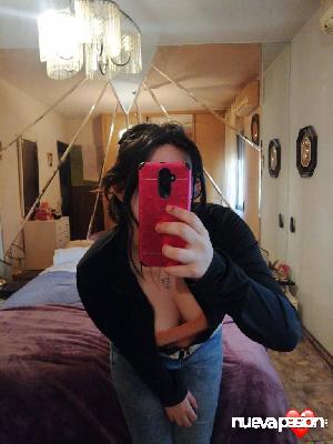 Española de 20 años servicios en coche en Algete