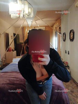 Española de 20 años servicios en coche en Algete