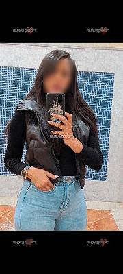 Angie morena juguetona de nueva en la cuidad