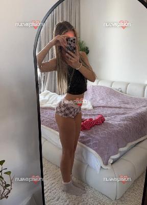 "Eres mi perra, y hoy te uso”  videollamada y chat sexting