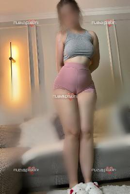 COLEGIALA SIN REGLAS, SOLO UN CUERPO PICANTE CON JUGUETES