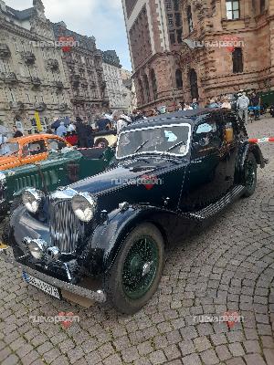 Chico busca mujer para sexo pago