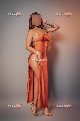 REPLETA DE CURVAS MUY DIVERTIDA