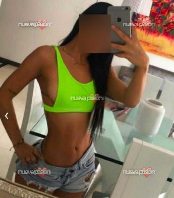 primera ves en Fuengirola centro  Alejandra morena guapísima