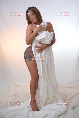 PAULINA FIESTERA Y ardiente latina en carlet a tu alcance