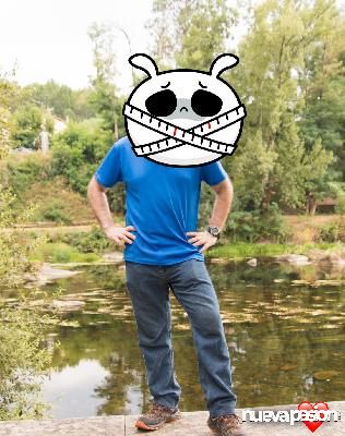 Gratificación a chica joven en minifalda o vestido y tacónes