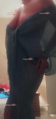 Eva  sevillana tetoncita madre separada