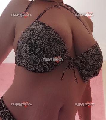 Blanca caliente ama de casa ♨️