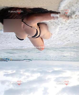 Hola  latina divertida educada con buena atención y trato