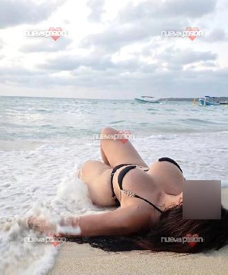 Hola  latina divertida educada con buena atención y trato