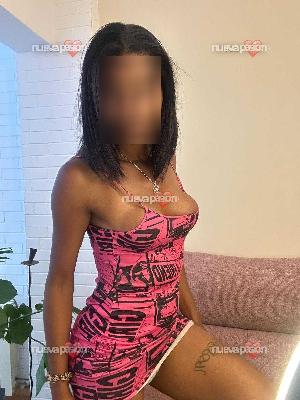 CHICA TRANS BIEN DOTADA LECHERA VERSATIL COMPLACIENTE