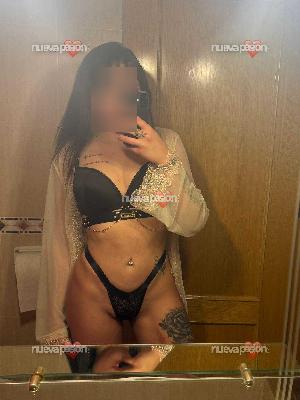 LOLA · 26 AÑOS · FIESTERA & EXCLUSIVA