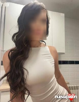 SAMANTHA NEW IN TOWN