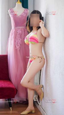 3 chicas nuevas asiática llega a Ibiza el primero dia FOTO real