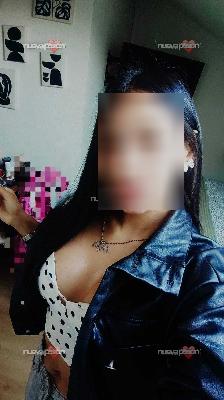 Hola soy Laura,jovencita colombiana,tierna muy cariñosa