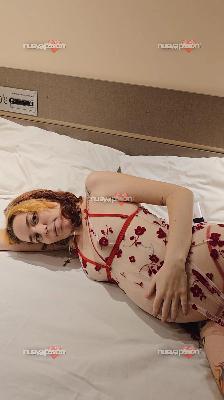 Pequeña morbosa para videollamada vídeos y chat