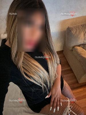 Andrea chica Trans joven guapa , masaje cuerpo completo con final