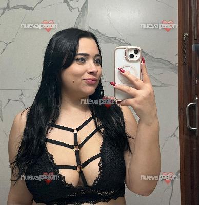 Salome natural fiestera y cariñosa