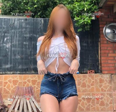 Soy Tu Diosa, una mezcla exclusiva de pasión y lujuria a la que le encanta seducirte, castigarte y educarte.