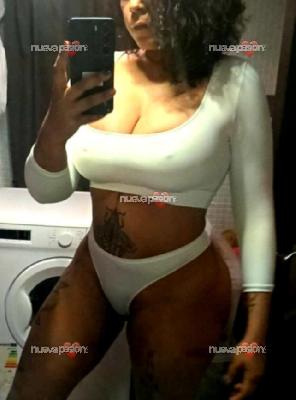 Selena 100% real , soy la chica de las fotos amor súper enrrollada y muy complaciente