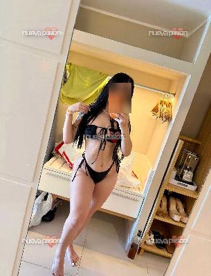 Latina recién llegada de paso con ganas de pasarla bien