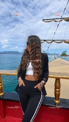 Jenna Ryder morena súper deliciosa 😋 muy discreta te va a encantar!! Solo Virtual