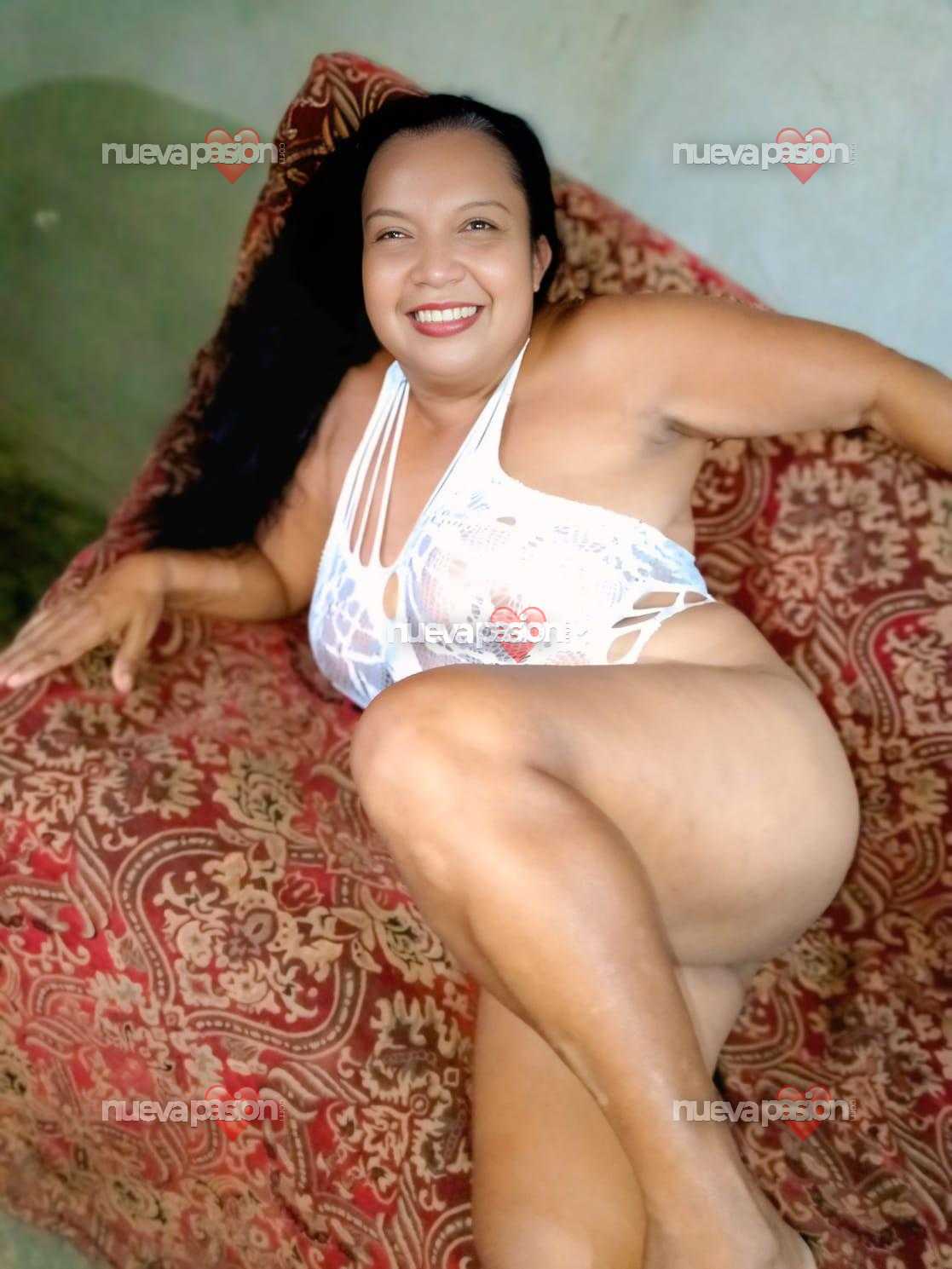 🔥💄 TE ATARÉ A LA CAMA, TE TAPARÉ LOS OJOS… Y CADA GEMIDO MÍO SERÁ UNA ORDEN QUE TENDRÁS QUE CUMPLIR 😏🍷