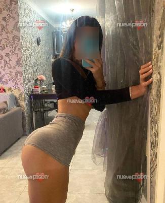 Paula jovencita con clase recién llegada a Aranjuez