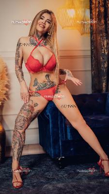 MADURITA CON TATUAJES SALVAJES PARA EL PLACER RICO Y SEGURO