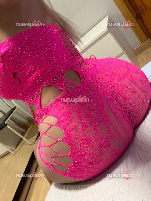 UNICA EN LA CAMA LATINA QUIERE QUE ME COMAS DURO