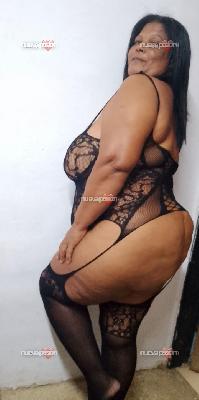 👅💄 ESTOY EN LENCERÍA DE ENCAJE, MIS CURVAS A LA VISTA, Y MI COÑO ESPERÁNDOTE… ¿VAS A VENIR O TE HAGO SUFRIR UN POQUITO MÁS? 😏🔥