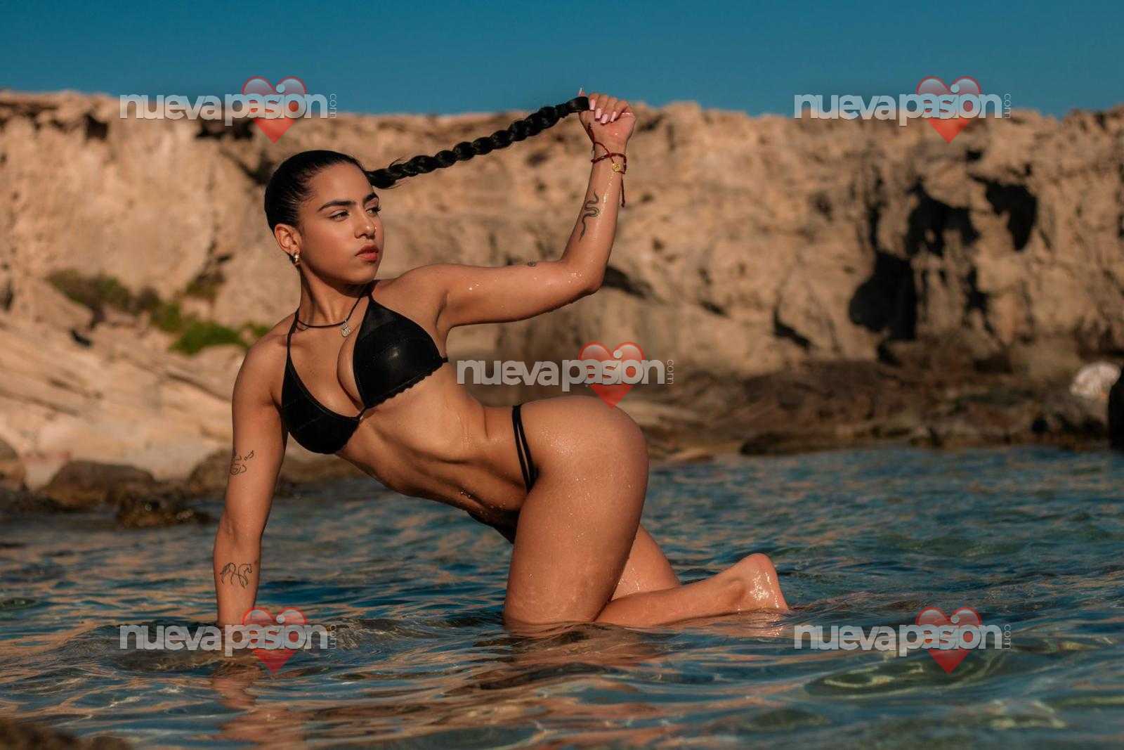 Stefany, dispuesta a cumplir tus fantasías