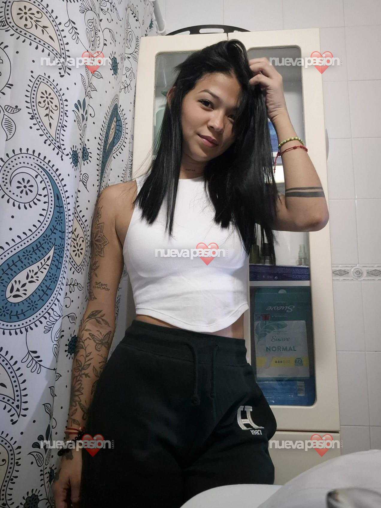 MIA CARIÑOS Y COMPLACIENTE