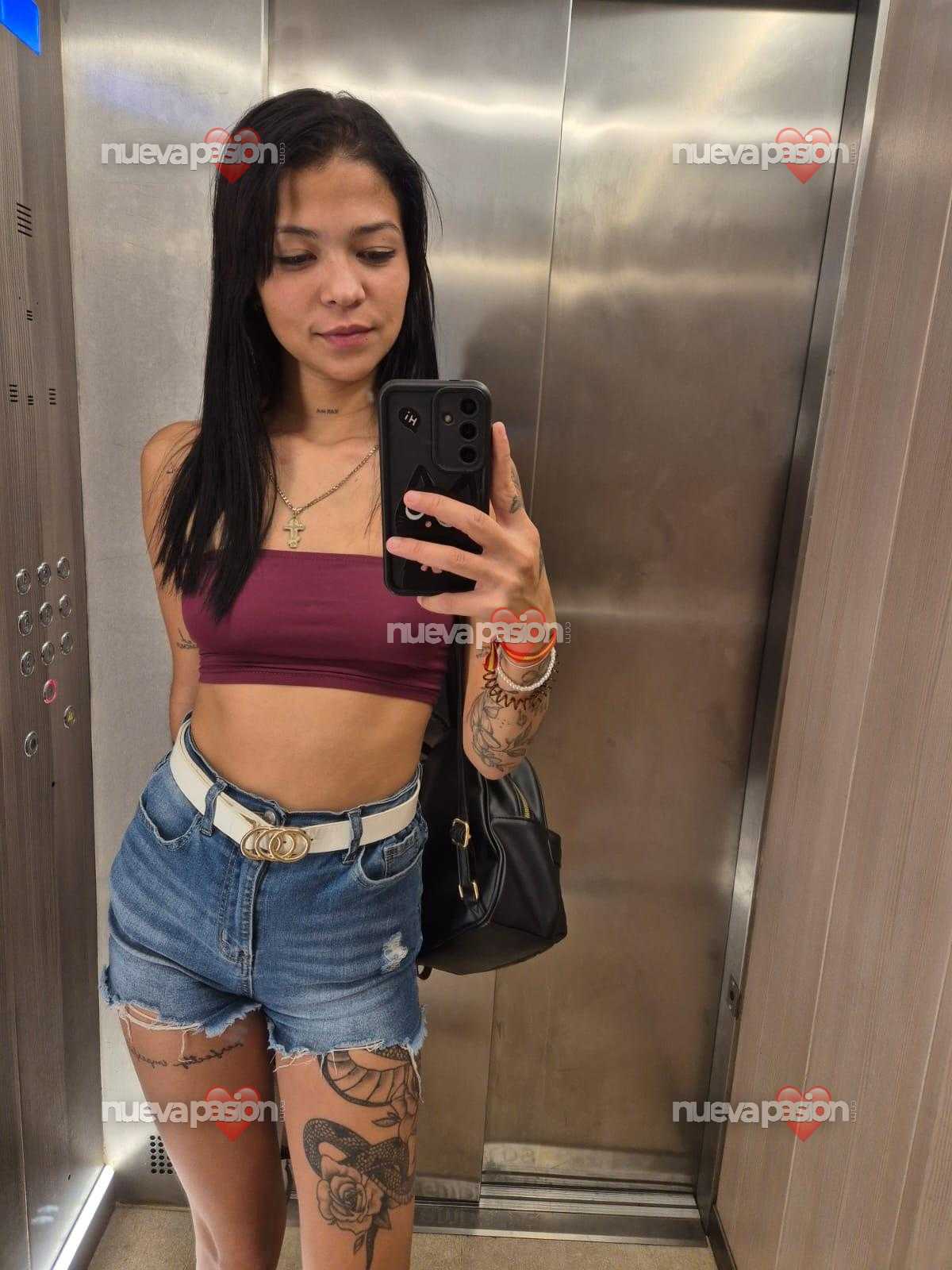 MIA CARIÑOS Y COMPLACIENTE