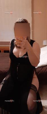 Madurita cariñosa y divertida. Te invita a un encuentro agradable. Te atreves???