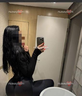 Hermosa morena fogosa