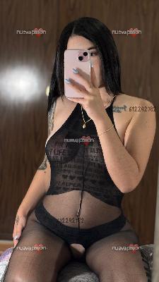 ARDIENTE JOVENCITA APASIONADA Y FIESTERA DE FINAS CURVAS Y MUY FLEXIBLE