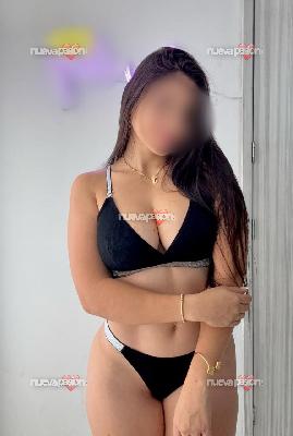 CHICA INDEPENDIENTE Y FIESTERA DE BUEN ROLLO CARIÑOSA