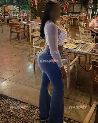 Misteriosa tentación de piel canela disponible para complacerte