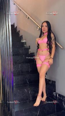 Emma divertida chiquita