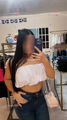 TRES AMIGAS LLENAS DE CARISMA EN VIGO CENTRO